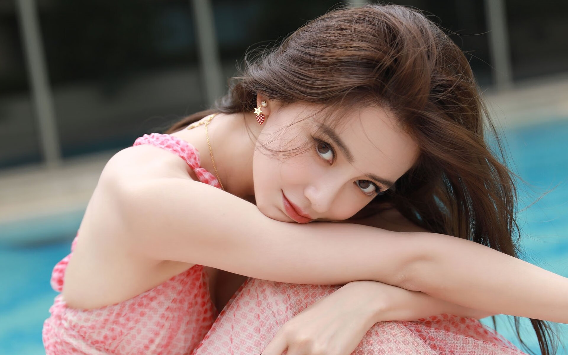 国家女篮通过技术训练细化各个位置职责,国家队里的有20多年教学经验的优秀的一位女篮球教练